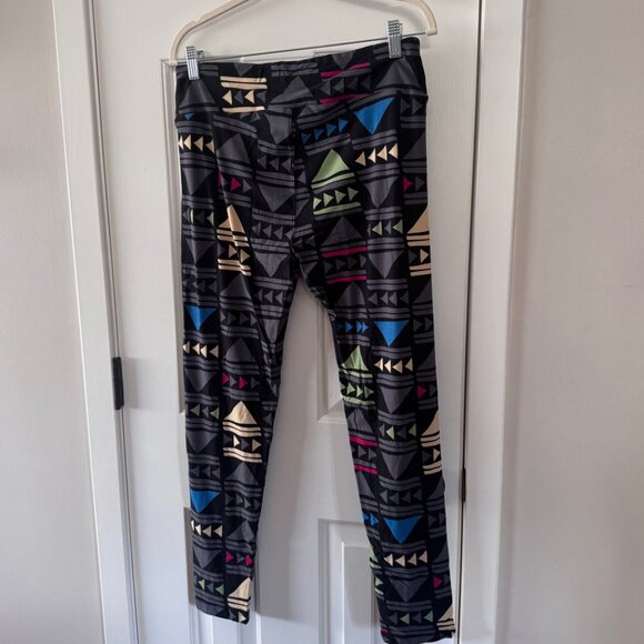 Lularoe Black Geometric Print Leggings TC Tall and Curvy New in Package - Picture 10 of 10